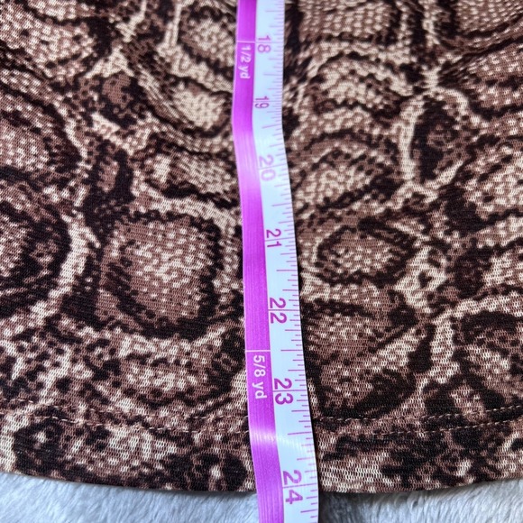 Liz Claiborne Snake Print Blouse Womens Medium Brown V Neck Business Chic - Picture 7 of 8